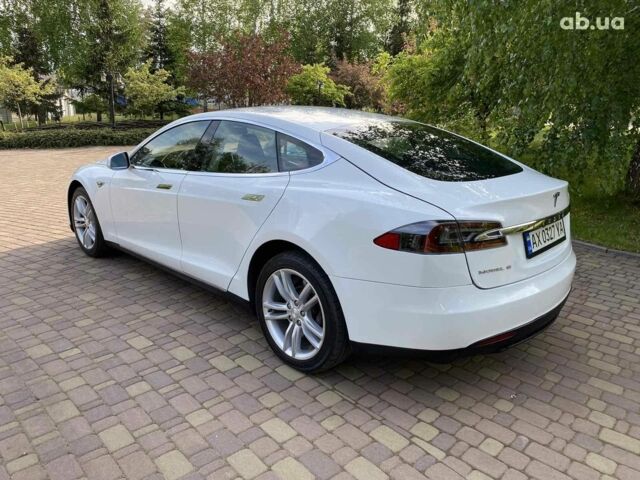 Белый Тесла Модель С, объемом двигателя 0 л и пробегом 230 тыс. км за 18000 $, фото 6 на Automoto.ua
