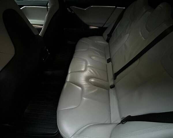 Белый Тесла Модель С, объемом двигателя 0 л и пробегом 213 тыс. км за 13400 $, фото 11 на Automoto.ua