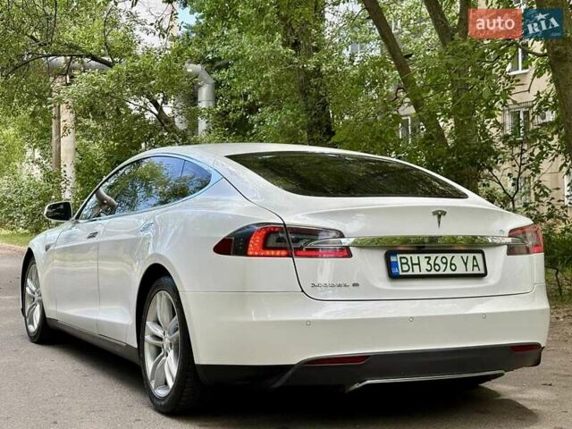 Белый Тесла Модель С, объемом двигателя 0 л и пробегом 103 тыс. км за 14600 $, фото 27 на Automoto.ua