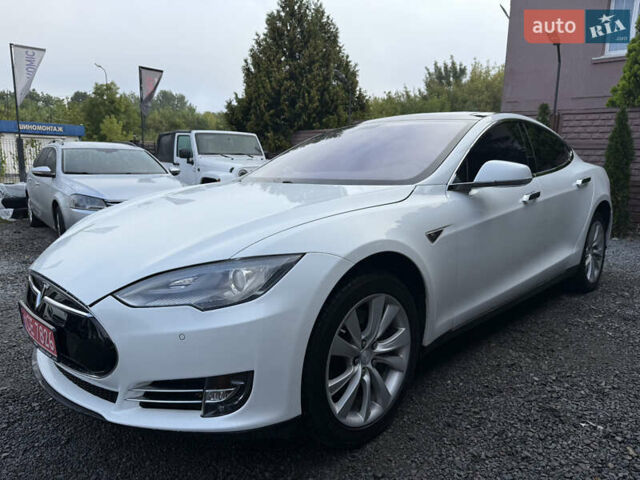 Білий Тесла Модель С, об'ємом двигуна 0 л та пробігом 160 тис. км за 12999 $, фото 1 на Automoto.ua