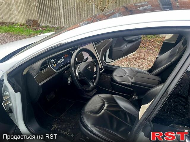 Білий Тесла Модель С, об'ємом двигуна 0 л та пробігом 198 тис. км за 12900 $, фото 8 на Automoto.ua