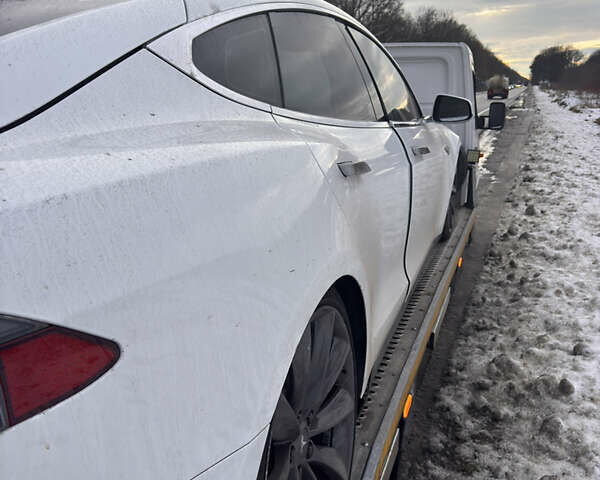 Білий Тесла Модель С, об'ємом двигуна 0 л та пробігом 190 тис. км за 7500 $, фото 2 на Automoto.ua