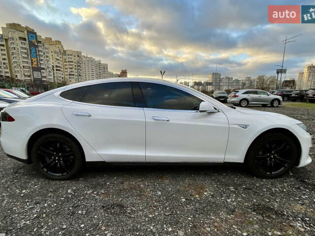 Белый Тесла Модель С, объемом двигателя 0 л и пробегом 210 тыс. км за 13100 $, фото 6 на Automoto.ua