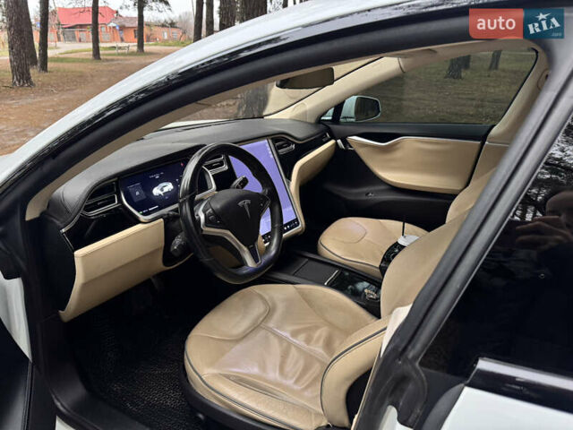 Білий Тесла Модель С, об'ємом двигуна 0 л та пробігом 115 тис. км за 15800 $, фото 8 на Automoto.ua