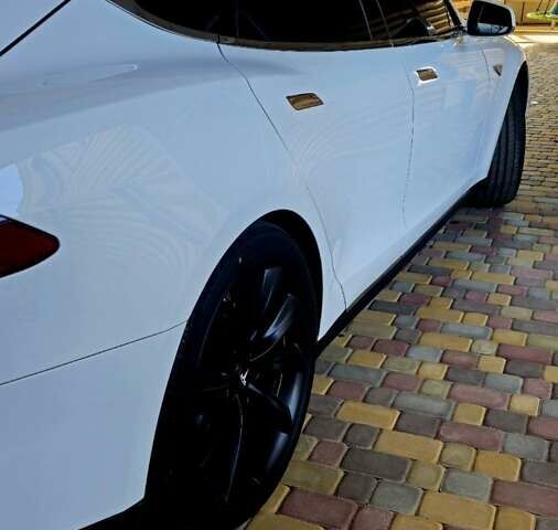 Белый Тесла Модель С, объемом двигателя 0 л и пробегом 161 тыс. км за 15100 $, фото 6 на Automoto.ua