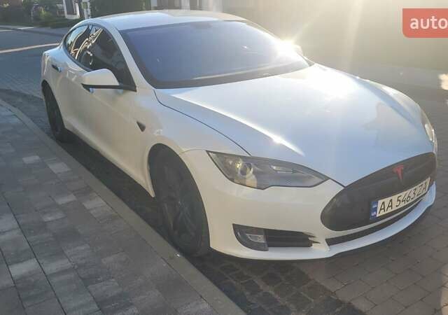 Білий Тесла Модель С, об'ємом двигуна 0 л та пробігом 245 тис. км за 11999 $, фото 2 на Automoto.ua