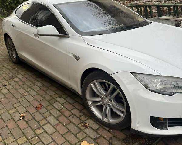 Белый Тесла Модель С, объемом двигателя 0 л и пробегом 150 тыс. км за 11499 $, фото 1 на Automoto.ua