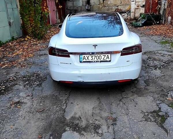 Білий Тесла Модель С, об'ємом двигуна 0 л та пробігом 197 тис. км за 11000 $, фото 4 на Automoto.ua