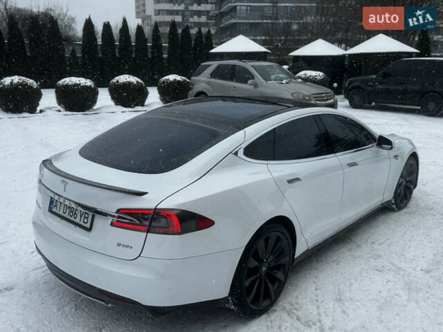 Білий Тесла Модель С, об'ємом двигуна 0 л та пробігом 155 тис. км за 14500 $, фото 6 на Automoto.ua