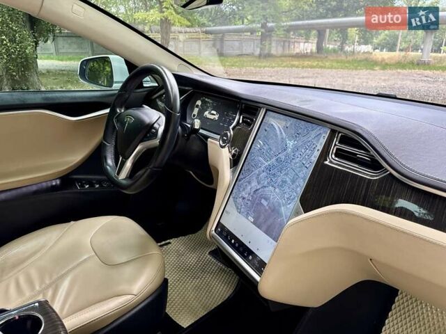 Белый Тесла Модель С, объемом двигателя 0 л и пробегом 103 тыс. км за 14600 $, фото 97 на Automoto.ua