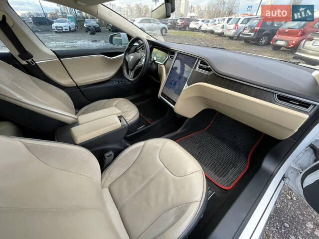 Белый Тесла Модель С, объемом двигателя 0 л и пробегом 210 тыс. км за 13100 $, фото 28 на Automoto.ua
