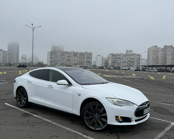 Белый Тесла Модель С, объемом двигателя 0 л и пробегом 118 тыс. км за 12000 $, фото 12 на Automoto.ua