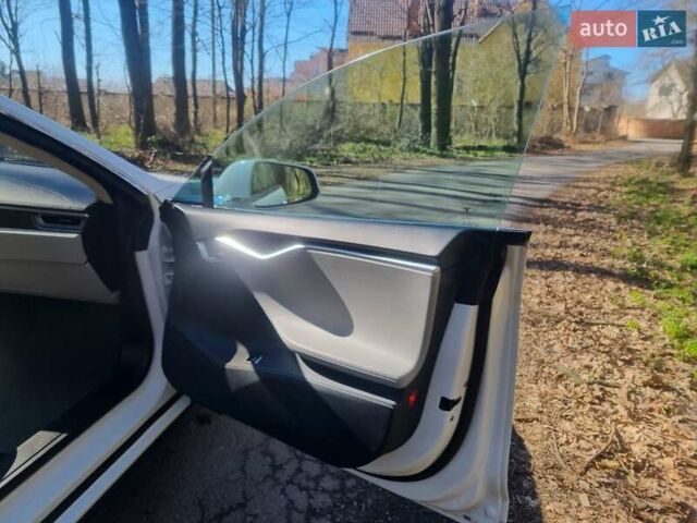 Белый Тесла Модель С, объемом двигателя 0 л и пробегом 190 тыс. км за 13200 $, фото 25 на Automoto.ua