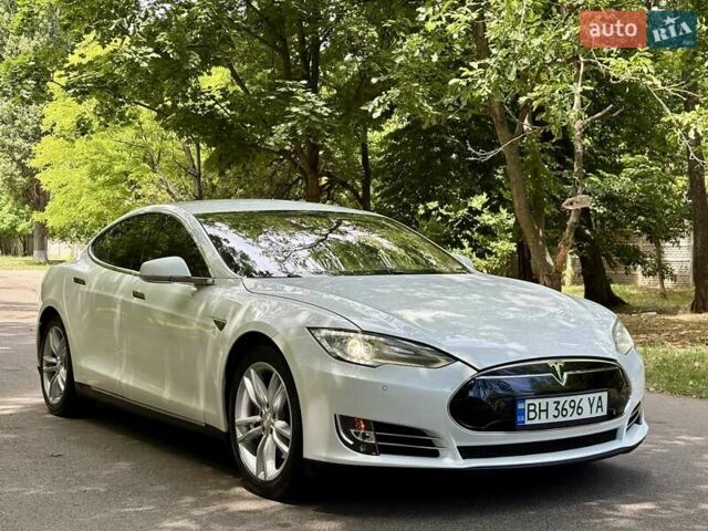 Белый Тесла Модель С, объемом двигателя 0 л и пробегом 103 тыс. км за 14600 $, фото 9 на Automoto.ua