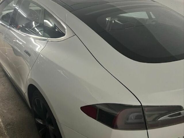 Белый Тесла Модель С, объемом двигателя 0 л и пробегом 393 тыс. км за 7999 $, фото 18 на Automoto.ua