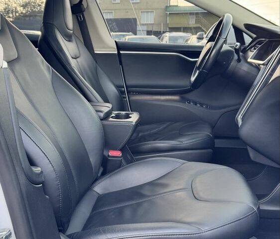 Белый Тесла Модель С, объемом двигателя 0 л и пробегом 189 тыс. км за 15700 $, фото 20 на Automoto.ua