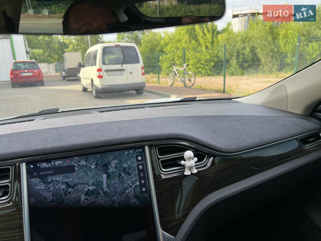Білий Тесла Модель С, об'ємом двигуна 0 л та пробігом 275 тис. км за 15500 $, фото 40 на Automoto.ua