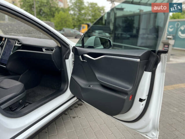 Белый Тесла Модель С, объемом двигателя 0 л и пробегом 189 тыс. км за 12999 $, фото 14 на Automoto.ua