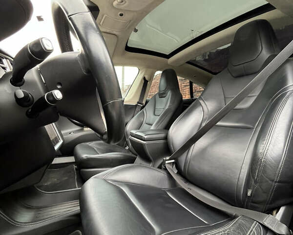 Белый Тесла Модель С, объемом двигателя 0 л и пробегом 162 тыс. км за 13990 $, фото 20 на Automoto.ua