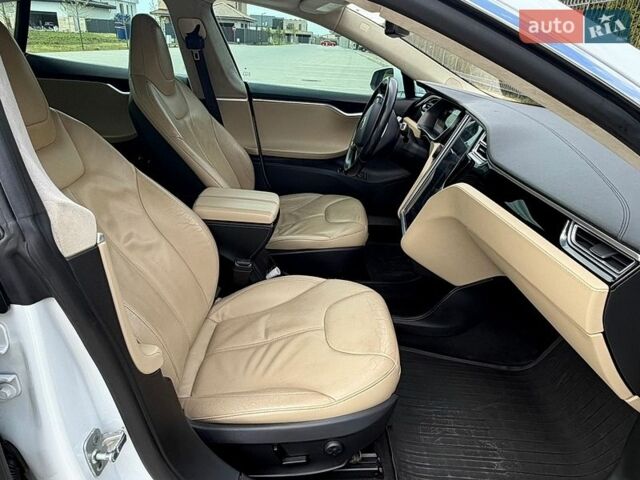 Белый Тесла Модель С, объемом двигателя 0 л и пробегом 160 тыс. км за 11900 $, фото 52 на Automoto.ua