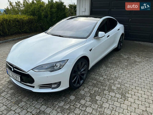 Белый Тесла Модель С, объемом двигателя 0 л и пробегом 194 тыс. км за 25000 $, фото 1 на Automoto.ua