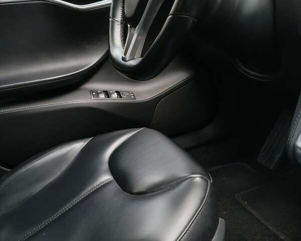 Белый Тесла Модель С, объемом двигателя 0 л и пробегом 116 тыс. км за 16000 $, фото 23 на Automoto.ua