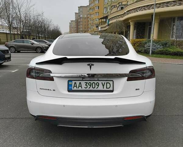 Белый Тесла Модель С, объемом двигателя 0 л и пробегом 116 тыс. км за 16000 $, фото 8 на Automoto.ua