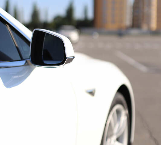 Білий Тесла Модель С, об'ємом двигуна 0 л та пробігом 130 тис. км за 22500 $, фото 30 на Automoto.ua
