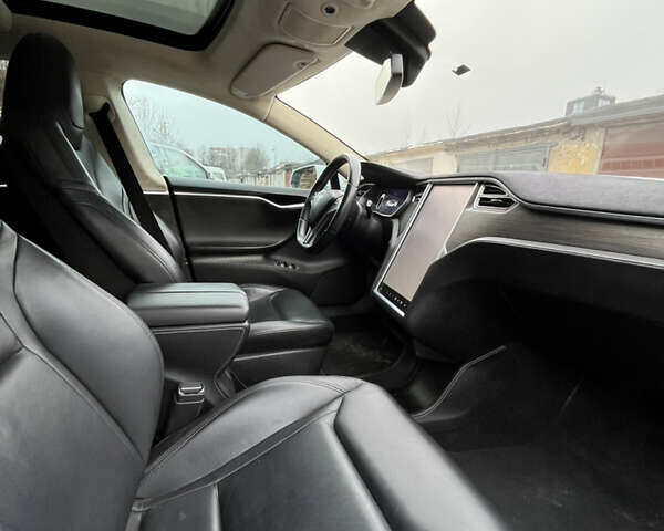 Белый Тесла Модель С, объемом двигателя 0 л и пробегом 162 тыс. км за 13990 $, фото 15 на Automoto.ua