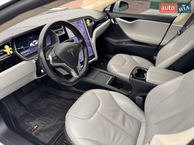 Білий Тесла Модель С, об'ємом двигуна 0 л та пробігом 115 тис. км за 14200 $, фото 9 на Automoto.ua