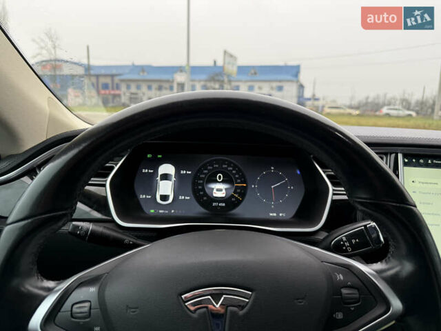 Белый Тесла Модель С, объемом двигателя 0 л и пробегом 217 тыс. км за 11200 $, фото 1 на Automoto.ua