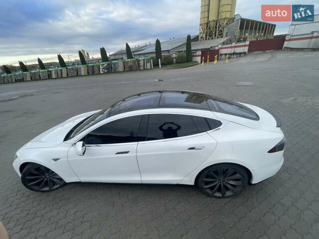 Белый Тесла Модель С, объемом двигателя 0 л и пробегом 246 тыс. км за 18500 $, фото 10 на Automoto.ua