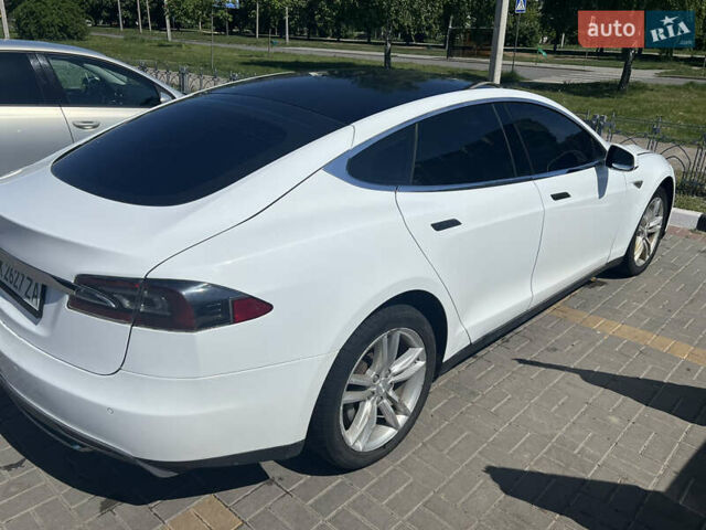 Белый Тесла Модель С, объемом двигателя 0 л и пробегом 260 тыс. км за 15000 $, фото 7 на Automoto.ua