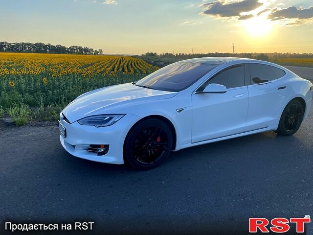 Білий Тесла Модель С, об'ємом двигуна 0 л та пробігом 168 тис. км за 14500 $, фото 1 на Automoto.ua