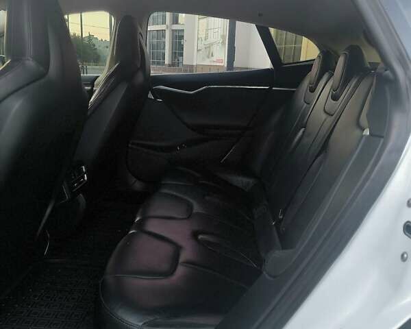 Белый Тесла Модель С, объемом двигателя 0 л и пробегом 213 тыс. км за 11900 $, фото 19 на Automoto.ua