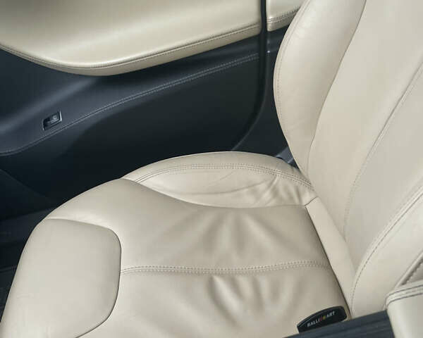 Білий Тесла Модель С, об'ємом двигуна 0 л та пробігом 150 тис. км за 16500 $, фото 42 на Automoto.ua