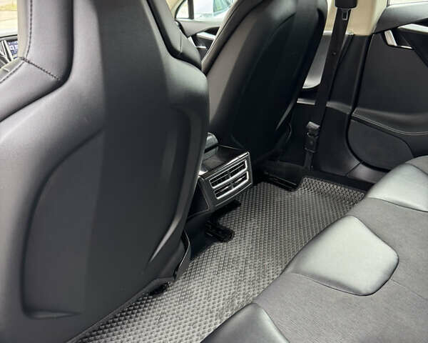Белый Тесла Модель С, объемом двигателя 0 л и пробегом 257 тыс. км за 14550 $, фото 22 на Automoto.ua
