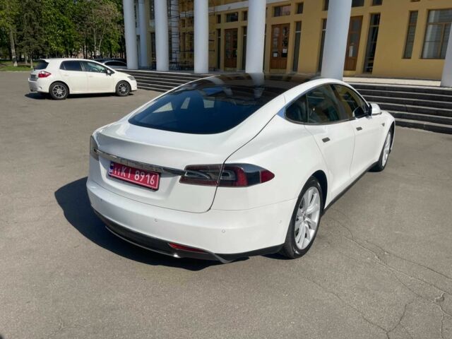 Білий Тесла Модель С, об'ємом двигуна 0 л та пробігом 191 тис. км за 11900 $, фото 12 на Automoto.ua