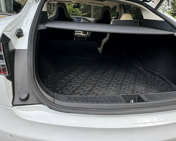 Білий Тесла Модель С, об'ємом двигуна 0 л та пробігом 169 тис. км за 14399 $, фото 10 на Automoto.ua