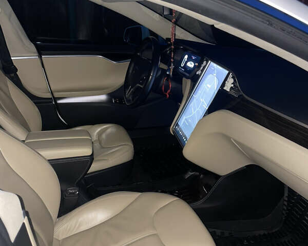 Белый Тесла Модель С, объемом двигателя 0 л и пробегом 158 тыс. км за 15000 $, фото 11 на Automoto.ua
