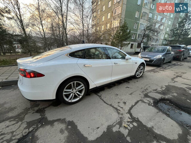 Белый Тесла Модель С, объемом двигателя 0 л и пробегом 193 тыс. км за 12200 $, фото 5 на Automoto.ua
