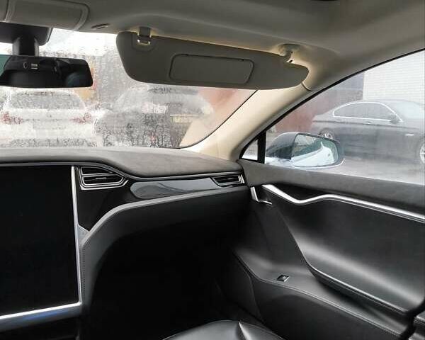 Білий Тесла Модель С, об'ємом двигуна 0 л та пробігом 116 тис. км за 16000 $, фото 17 на Automoto.ua