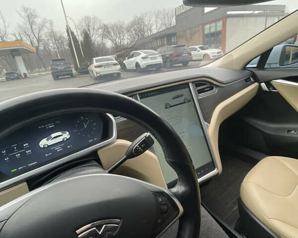 Білий Тесла Модель С, об'ємом двигуна 0 л та пробігом 150 тис. км за 16500 $, фото 43 на Automoto.ua