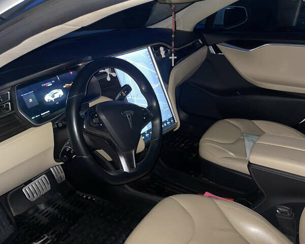 Белый Тесла Модель С, объемом двигателя 0 л и пробегом 158 тыс. км за 15000 $, фото 7 на Automoto.ua