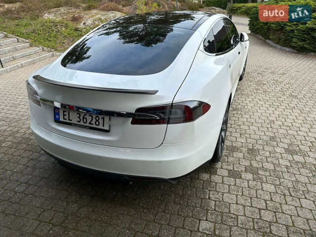 Белый Тесла Модель С, объемом двигателя 0 л и пробегом 194 тыс. км за 25000 $, фото 6 на Automoto.ua