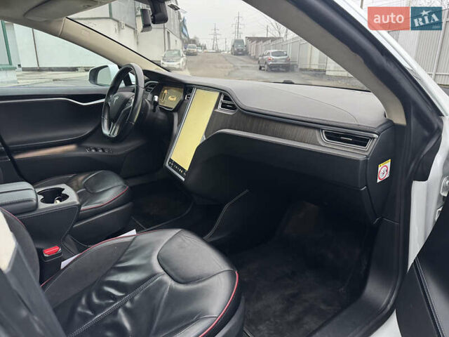 Белый Тесла Модель С, объемом двигателя 0 л и пробегом 80 тыс. км за 13500 $, фото 13 на Automoto.ua