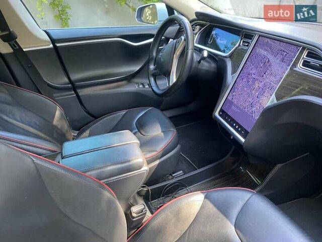 Белый Тесла Модель С, объемом двигателя 0 л и пробегом 199 тыс. км за 15500 $, фото 8 на Automoto.ua