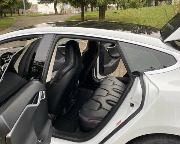 Белый Тесла Модель С, объемом двигателя 0 л и пробегом 166 тыс. км за 14000 $, фото 17 на Automoto.ua