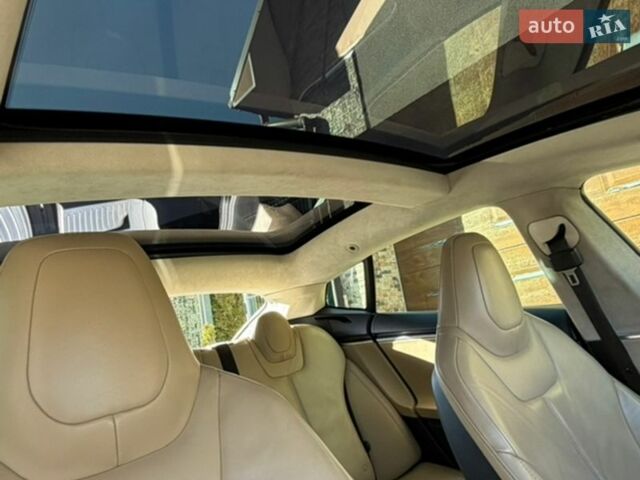 Білий Тесла Модель С, об'ємом двигуна 0 л та пробігом 100 тис. км за 12900 $, фото 11 на Automoto.ua