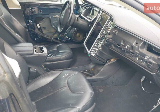 Білий Тесла Модель С, об'ємом двигуна 0 л та пробігом 155 тис. км за 4999 $, фото 5 на Automoto.ua
